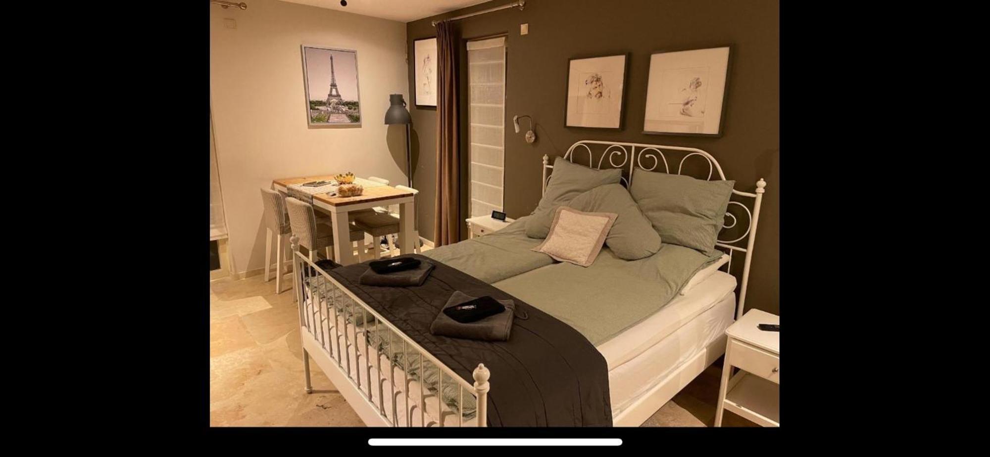 B&B Maison Saint Tropez Eindhoven Quarto foto